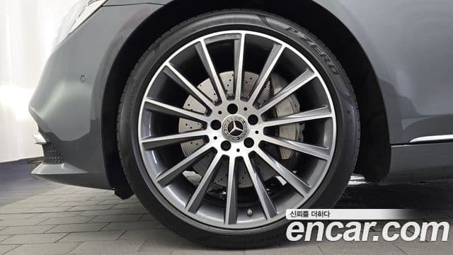 Mercedes-Benz S-Class 2018 — Фото 5/20