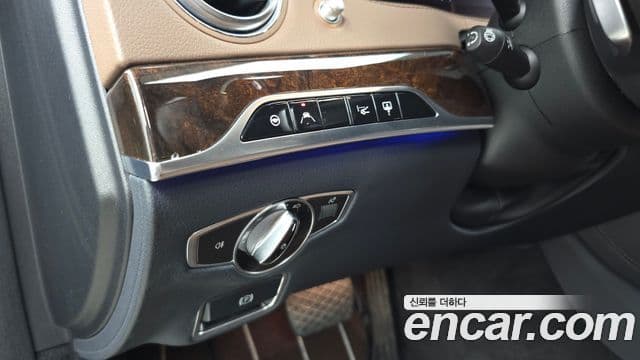 Mercedes-Benz S-Class 2018 — Şəkil 18/40
