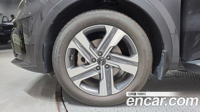 Kia Sorento 2022 — Фото 5/20
