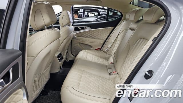 Genesis G70 2018 — Şəkil 23/38