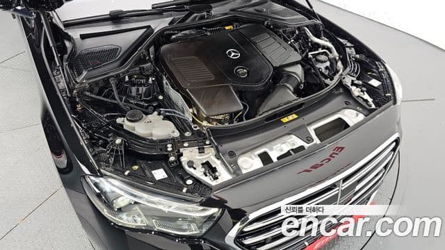 Mercedes-Benz E-Class 2024 — Фото 6/20