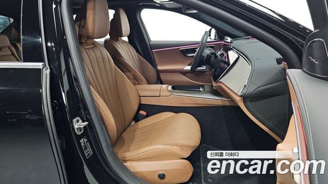 Mercedes-Benz E-Class 2024 — ფოტო 13/32