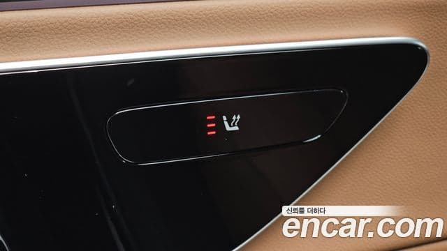 Mercedes-Benz E-Class 2024 — ფოტო 18/32