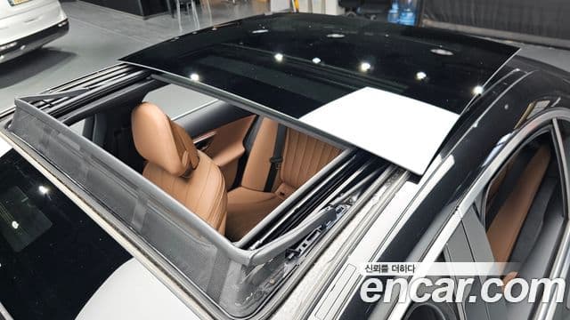 Mercedes-Benz E-Class 2024 — ფოტო 29/32