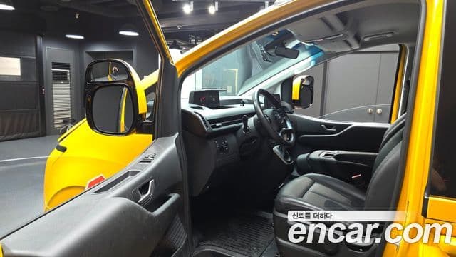 Hyundai Staria 2024 — Şəkil 10/20