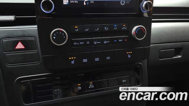 Hyundai Staria 2024 — Photo 10/32