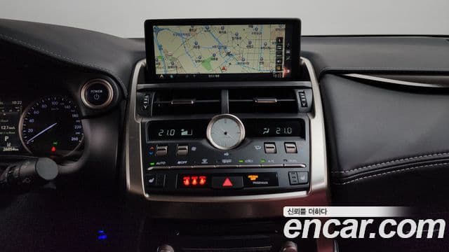 Lexus NX300h 2019 — Фото 13/20