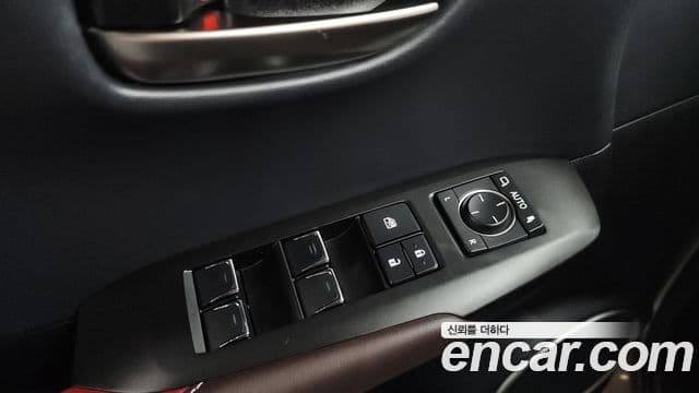 Lexus NX300h 2019 — Şəkil 24/37