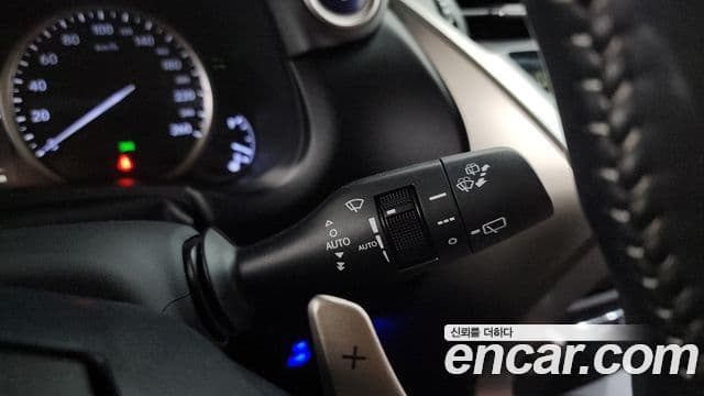 Lexus NX300h 2019 — Şəkil 13/37