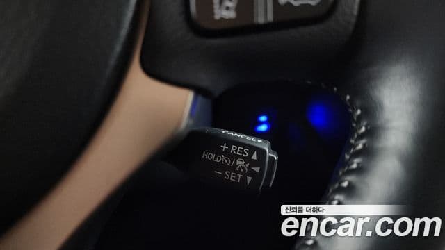 Lexus NX300h 2019 — Şəkil 33/37