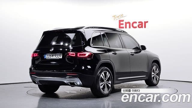 Mercedes-Benz GLB-Class 2023 — Фото 2/20