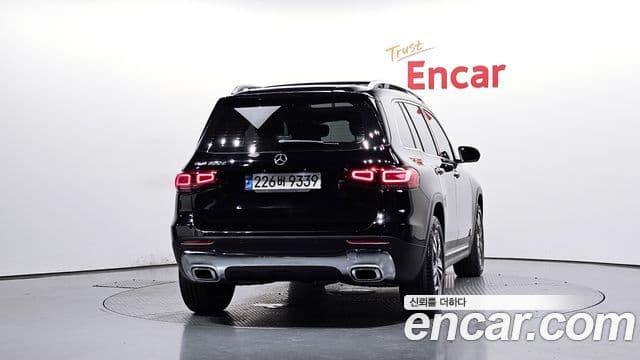 Mercedes-Benz GLB-Class 2023 — Фото 4/20