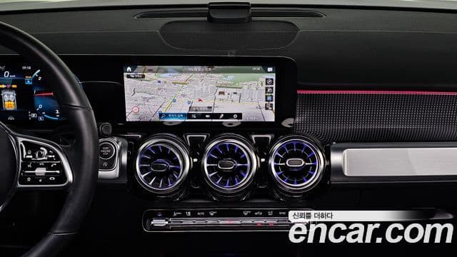 Mercedes-Benz GLB-Class 2023 — Фото 14/20