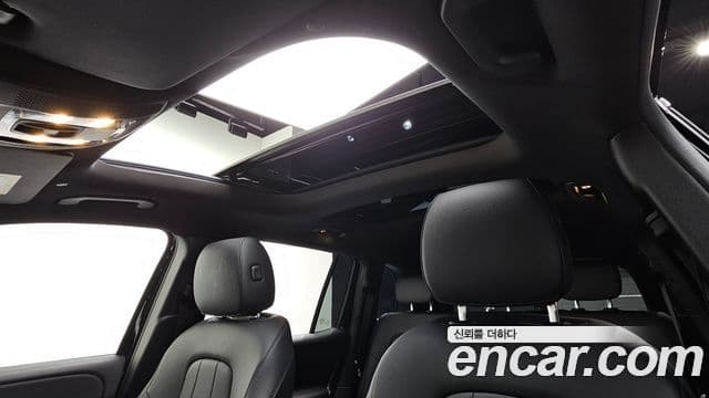Mercedes-Benz GLB-Class 2023 — Фото 16/20