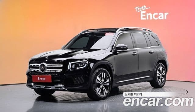 Mercedes-Benz GLB-Class 2023 — Фото 1/20