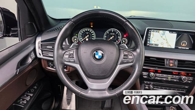 BMW X5 2018 — ფოტო 13/20