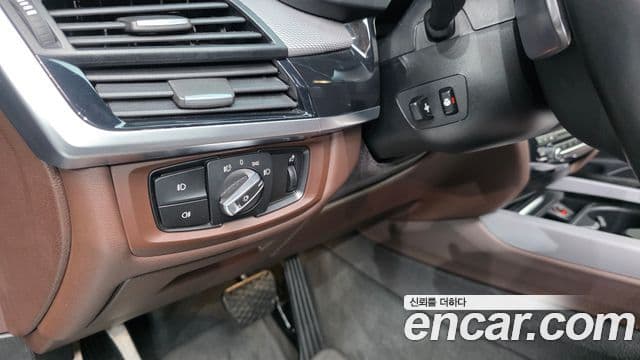 BMW X5 2018 — ფოტო 18/20