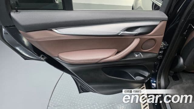 BMW X5 2018 — Photo 21/33