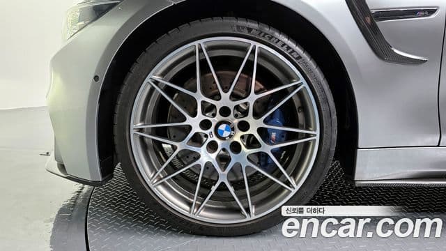 BMW M4 2018 — ფოტო 5/20