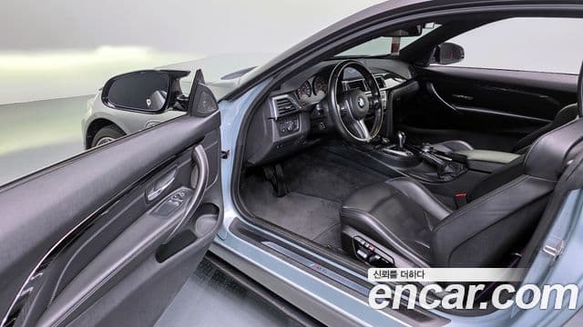 BMW M4 2018 — ფოტო 10/20