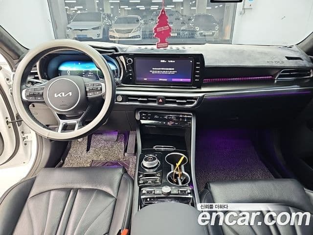Kia K5 2022 — Şəkil 10/20