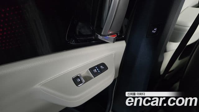 Kia Carnival 2024 — Фото 17/20