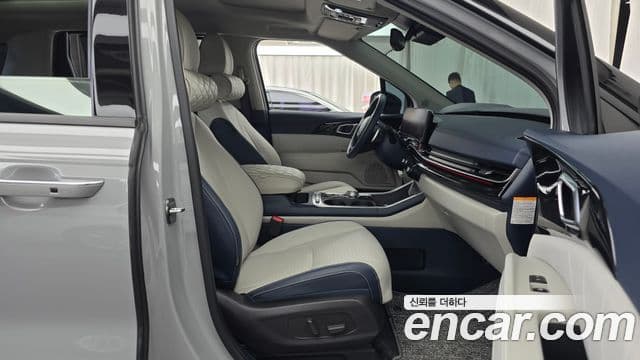 Kia Carnival 2024 — Şəkil 32/33