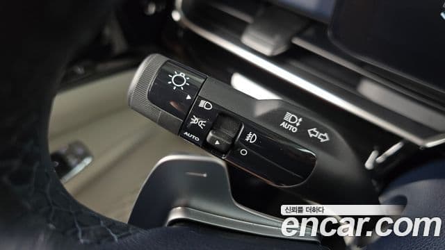 Kia Carnival 2024 — Şəkil 26/33
