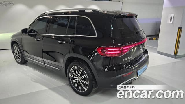 Mercedes-Benz EQB 2025 — ფოტო 1/20
