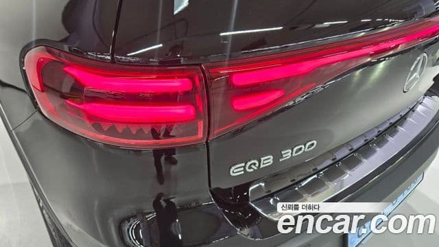 Mercedes-Benz EQB 2025 — ფოტო 6/20