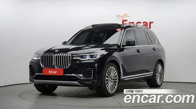 BMW X7 2022 — Фото 1/20