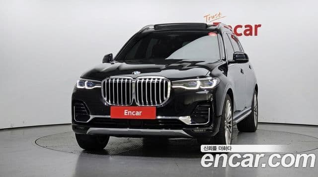 BMW X7 2022 — Фото 3/20