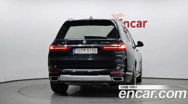 BMW X7 2022 — Фото 4/20