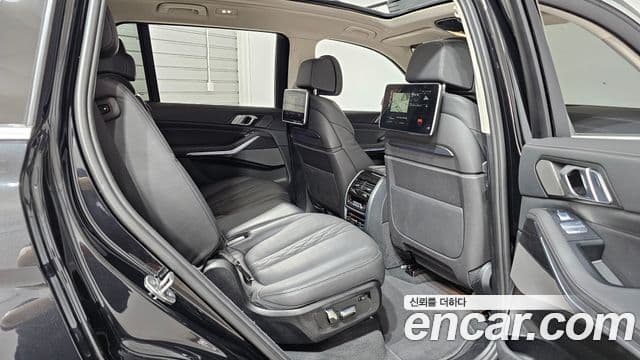 BMW X7 2022 — Фото 11/20