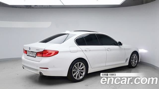 BMW 5 Series 2019 — Фото 3/20