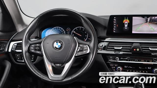 BMW 5 Series 2019 — Фото 10/20