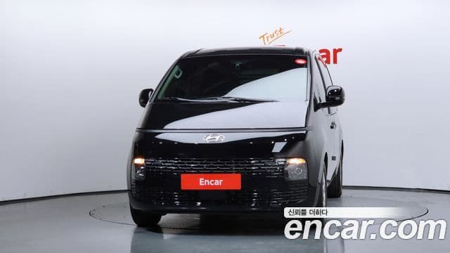 Hyundai Staria 2023 — ფოტო 3/20