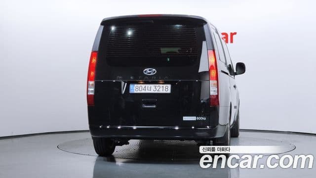 Hyundai Staria 2023 — ფოტო 4/20