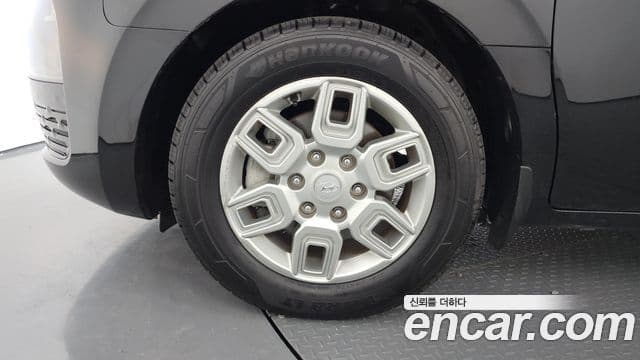 Hyundai Staria 2023 — ფოტო 5/20