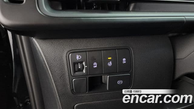 Hyundai Staria 2023 — ფოტო 24/32