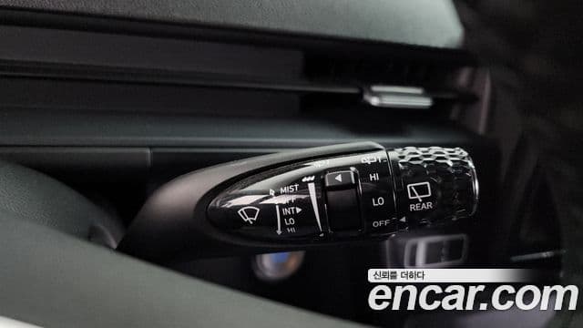 Hyundai Staria 2023 — ფოტო 18/32