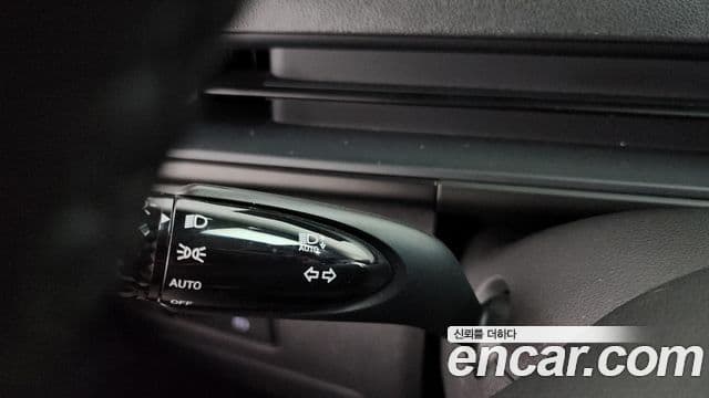 Hyundai Staria 2023 — ფოტო 15/32
