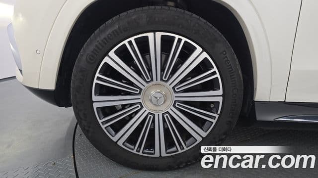 Mercedes-Benz GLS-Class 2023 — Photo 14/32
