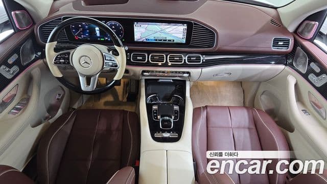 Mercedes-Benz GLS-Class 2023 — Photo 17/32