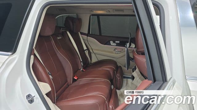 Mercedes-Benz GLS-Class 2023 — Photo 7/32