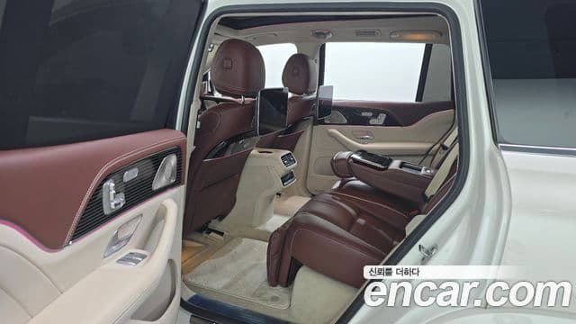 Mercedes-Benz GLS-Class 2023 — Photo 21/32