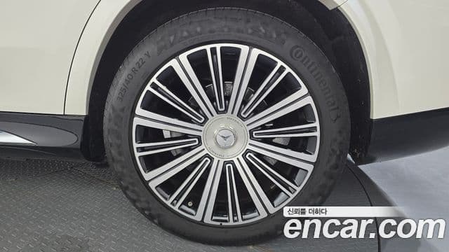 Mercedes-Benz GLS-Class 2023 — Photo 1/32