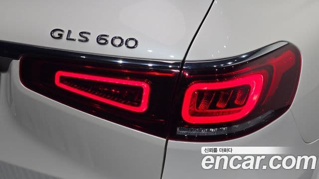 Mercedes-Benz GLS-Class 2023 — Photo 6/32