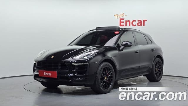 Porsche Macan 2018 — ფოტო 1/20