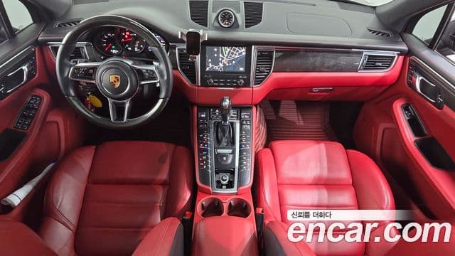 Porsche Macan 2018 — ფოტო 7/20